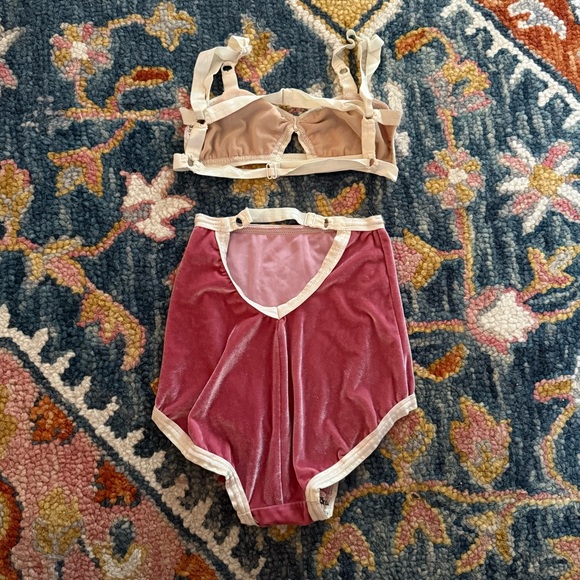 Solistice Pink Velvet Everyday Bralette + Velvet Everyday Underwear Set S - Picture 2 of 4